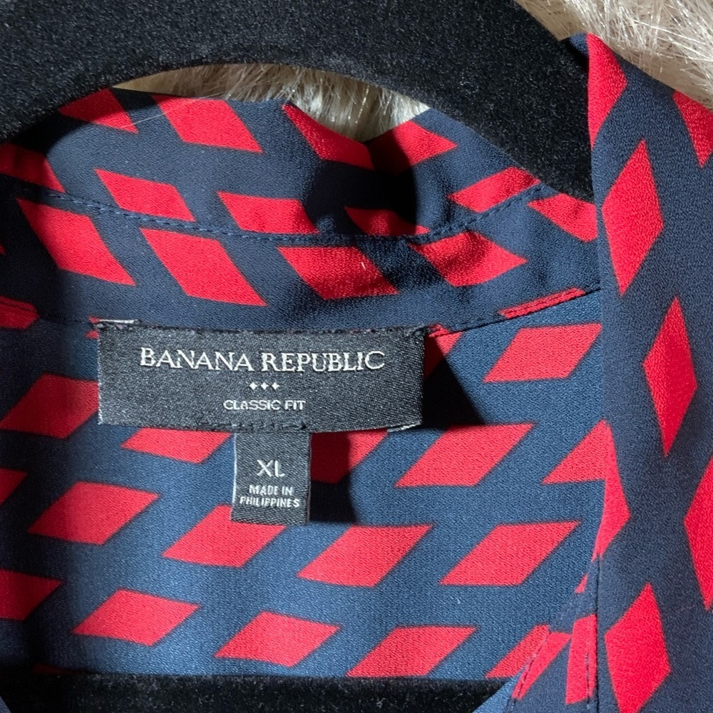 Banana Republic Red and Black Geometric Shirt - Picture 2 of 8